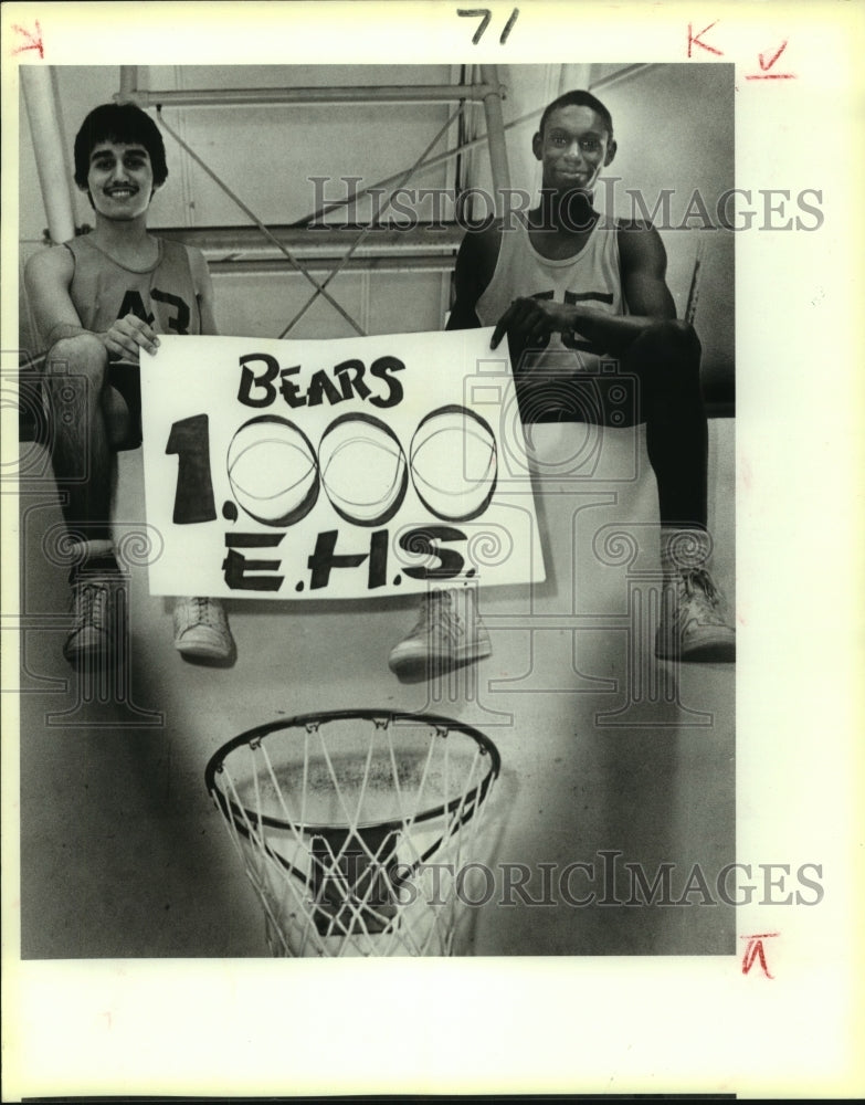 1987 Press Photo Edison High basketball players Robert Villela, Carlton Wilson- Historic Images