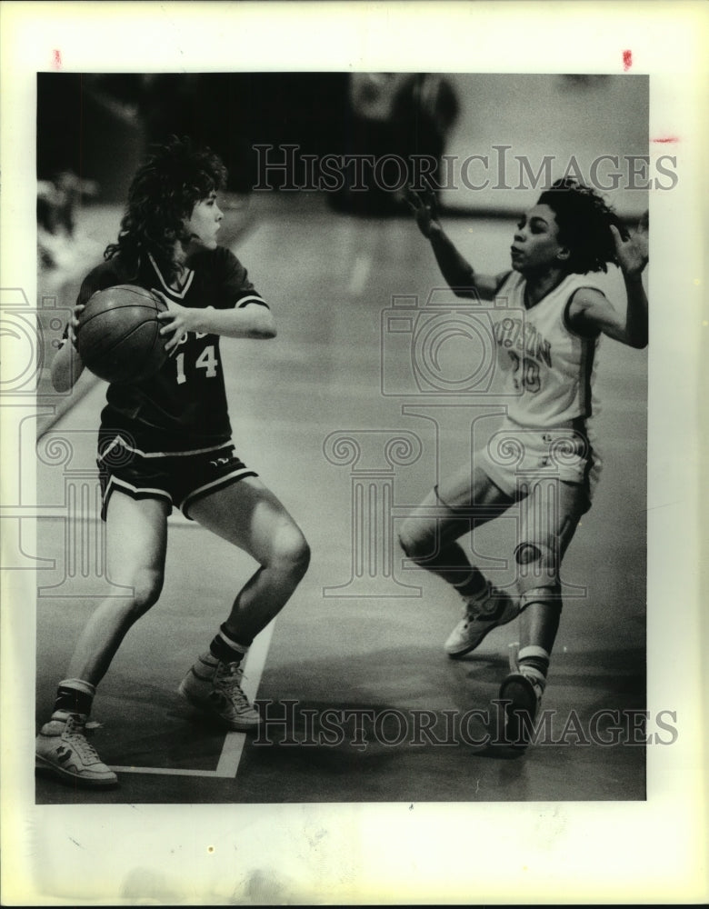 1987 Press Photo Sandy Keogh, Judson High School Basketball Player at Game- Historic Images