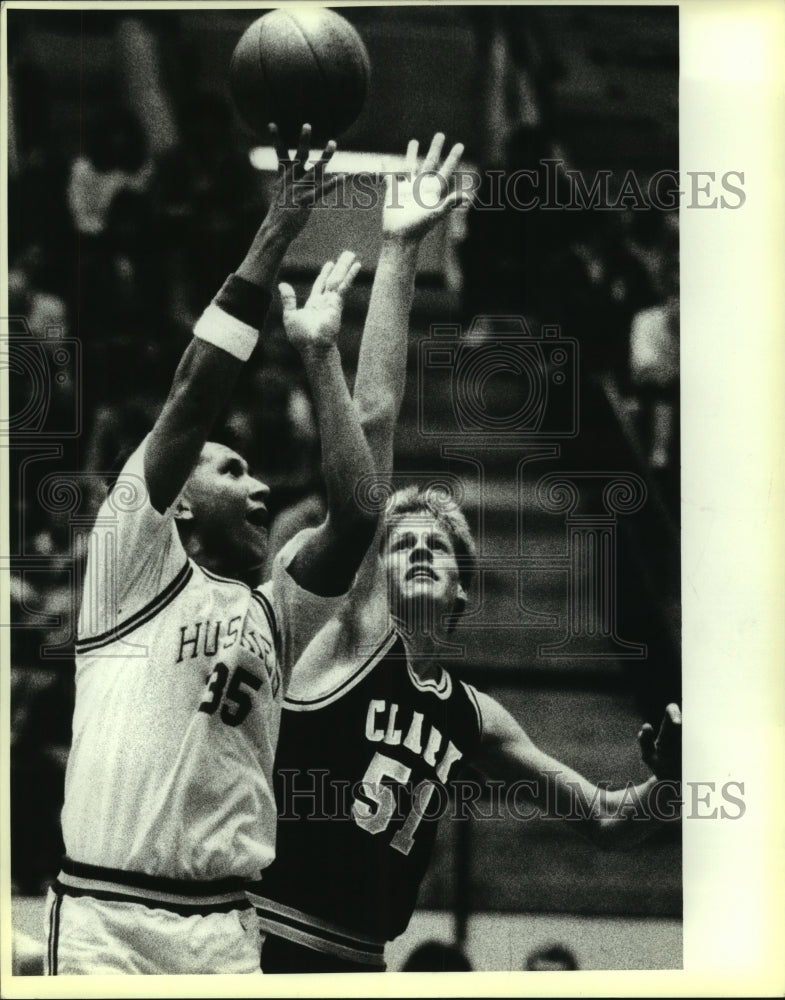 1987 Press Photo Matt Cerrosek, Clark High School Basketball Player at Game- Historic Images