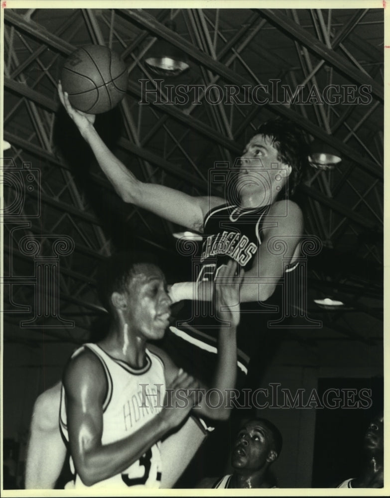 1987 Press Photo Tim Small, Churchill High School Basketball Player at Game- Historic Images