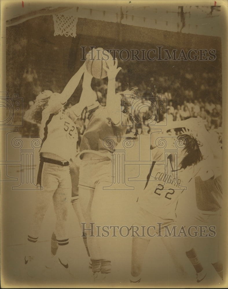 1981 Press Photo Clark and Lee High School Girls Basketball Players at Game- Historic Images