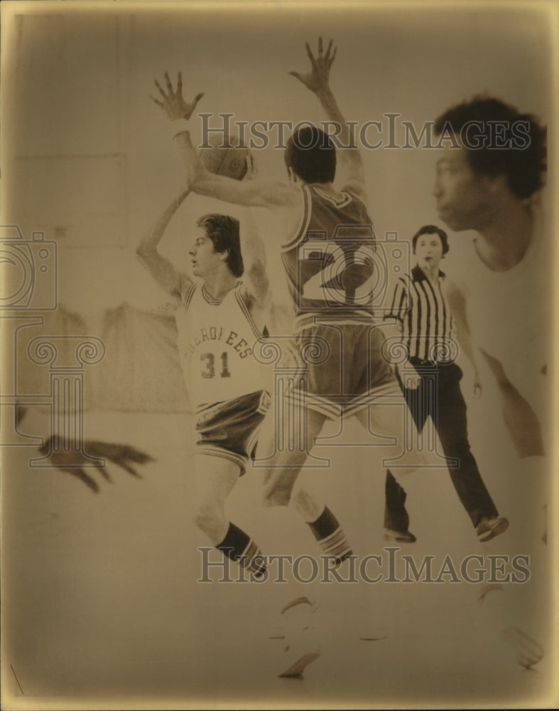 1981 Press Photo Memorial and Houston High School Basketball Players at Game- Historic Images