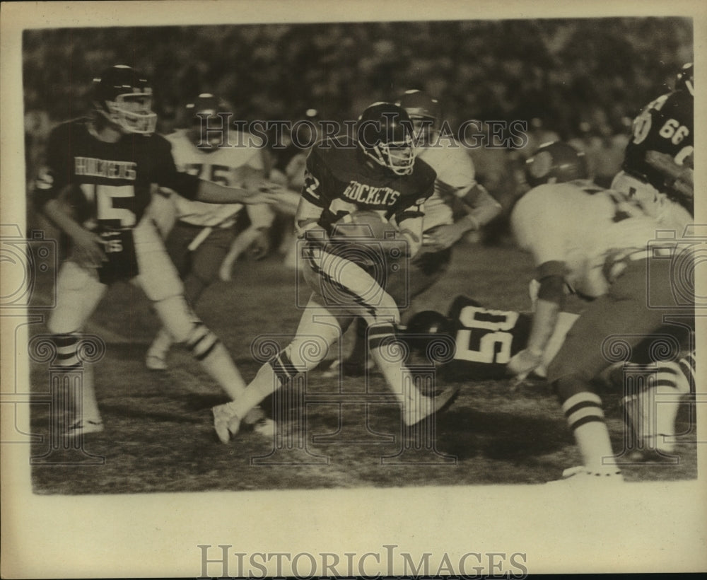 1977 Press Photo Kennedy High School Football Fullback Player at Game- Historic Images