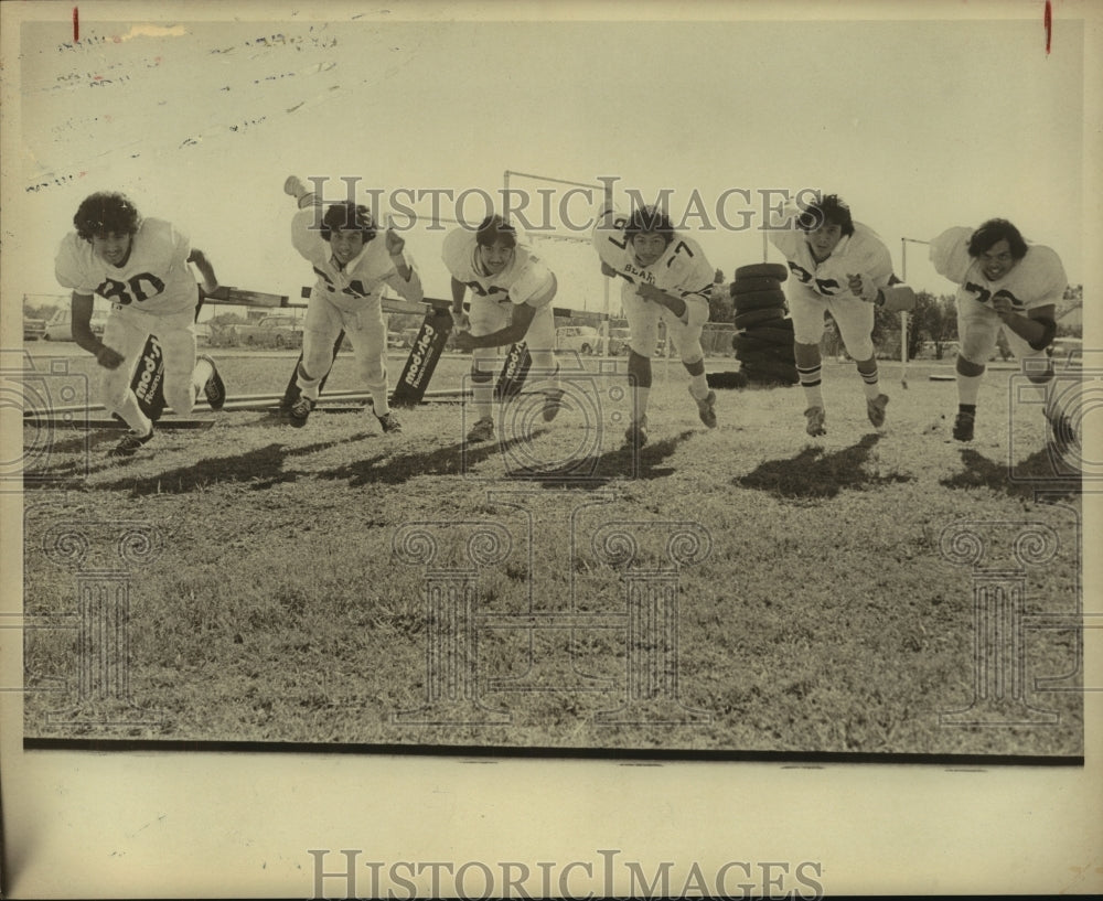 1977 Press Photo High School Football Players at Field - sas12239- Historic Images