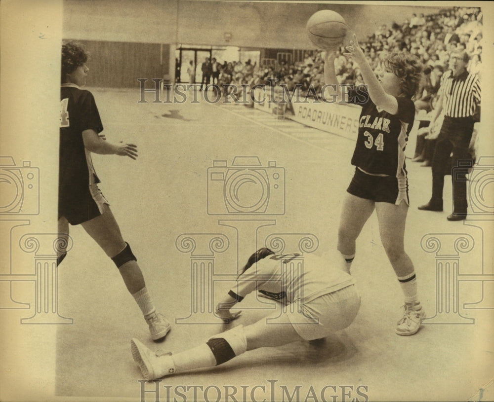 1982 Press Photo Cindy Musser, Clark High School Basketball Player at Game- Historic Images