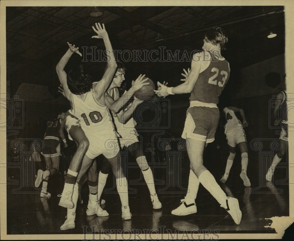 Press Photo South San and Alamo Heights High School Basketball Players at Game- Historic Images