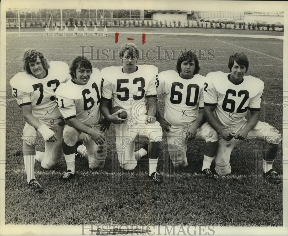 1974 Press Photo Mike Kelly, Trinity Football Player with Offensive Linemen- Historic Images