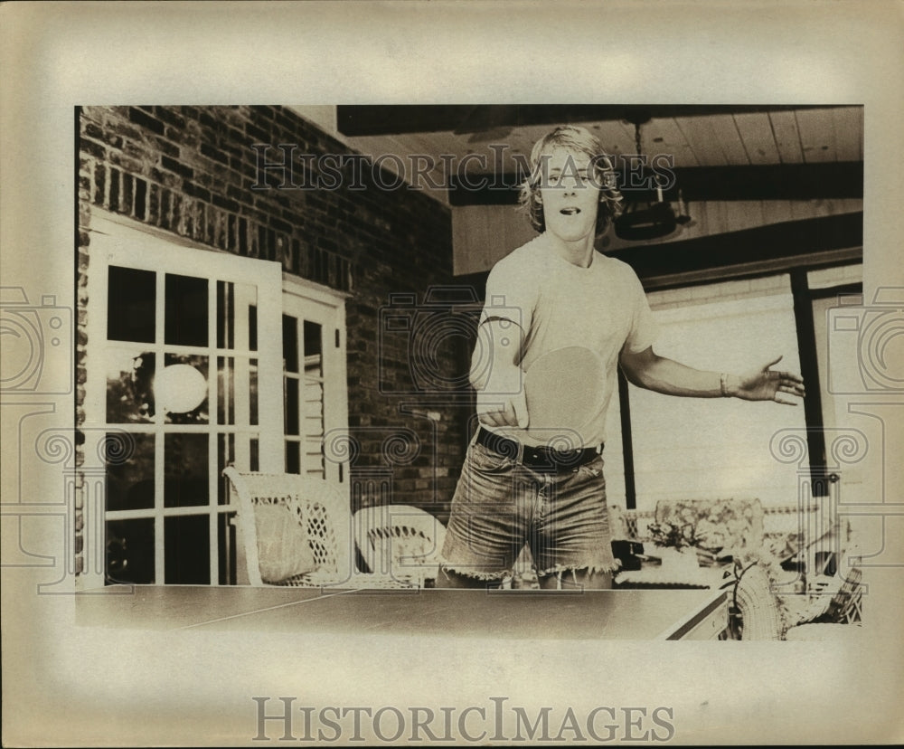 Press Photo George Karl, Spurs Basketball Player Plays Table Tennis - sas12408- Historic Images