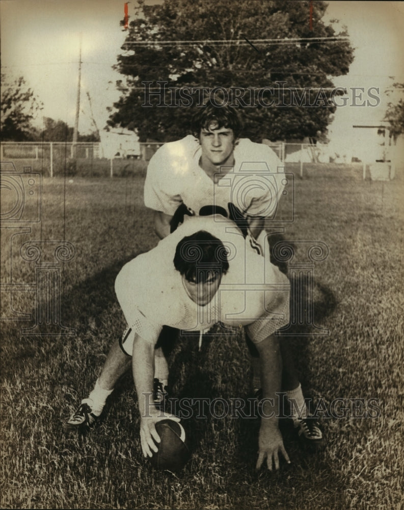 1977 Press Photo Vann McElroy, Uvalde High School Football Quarterback- Historic Images