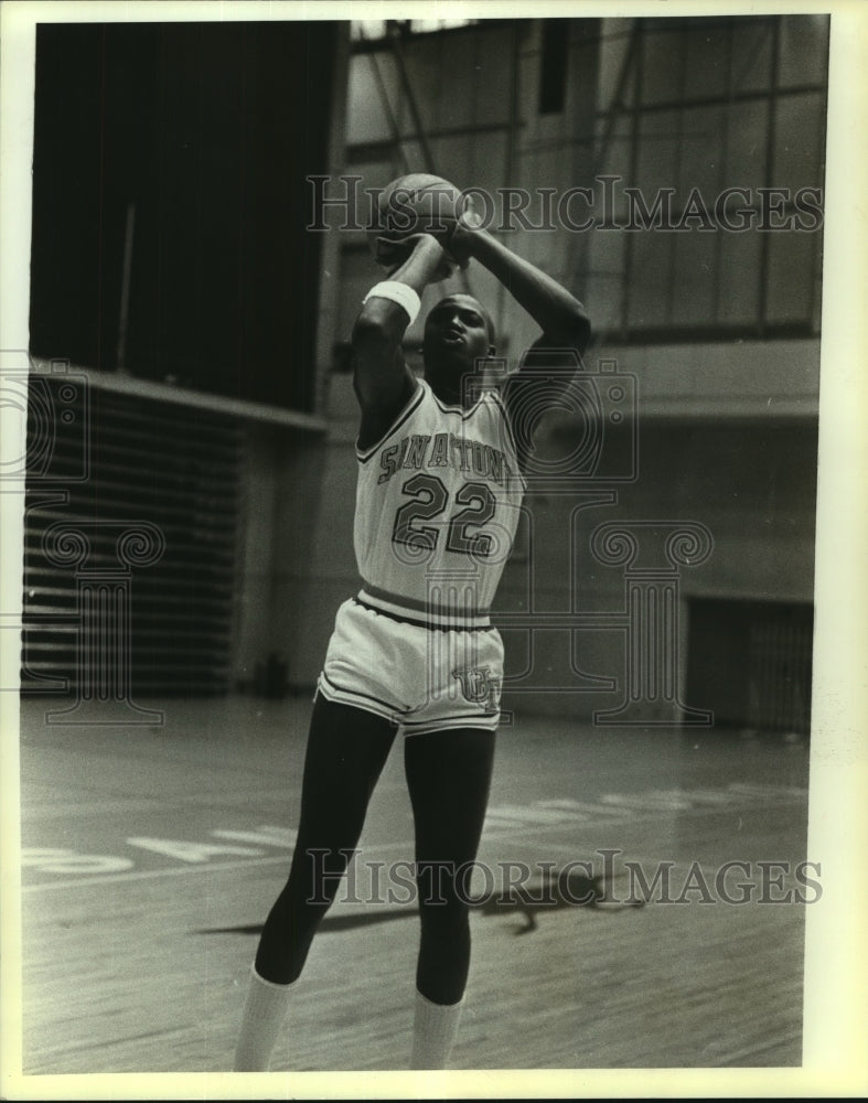 1984 Press Photo Calvin Haynes, University of Texas San Antonio Basketball Playe- Historic Images