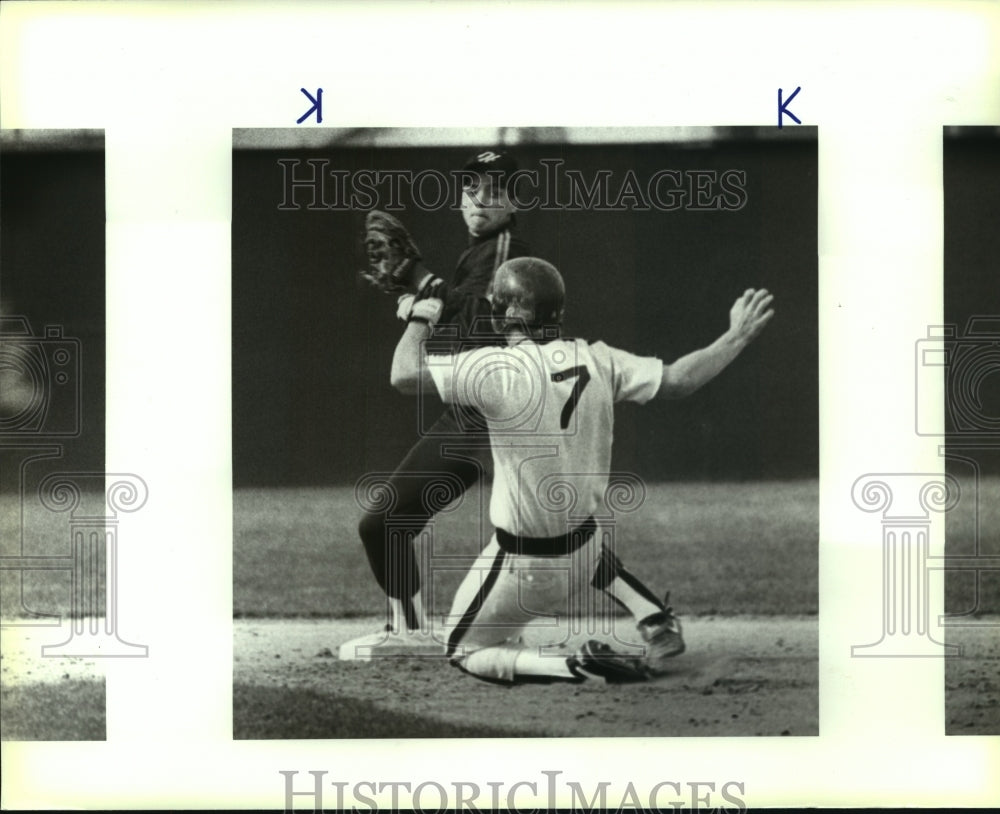 1990 Press Photo Larry Moreno, Harlandale High School Baseball Player at Game- Historic Images