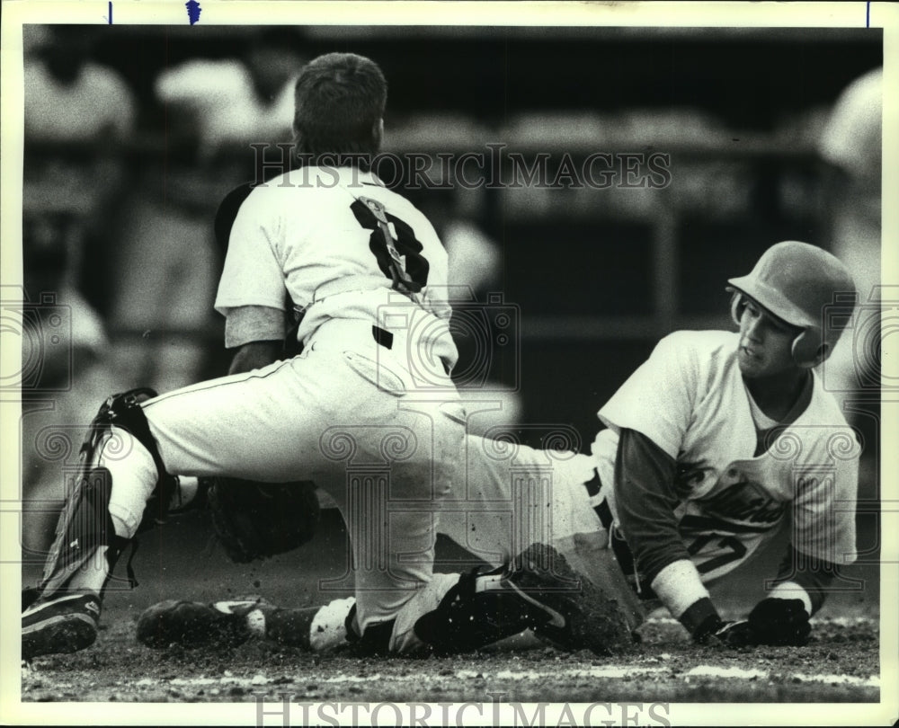 1990 Press Photo Churchill and MacArthur High School Baseball Players at Game- Historic Images