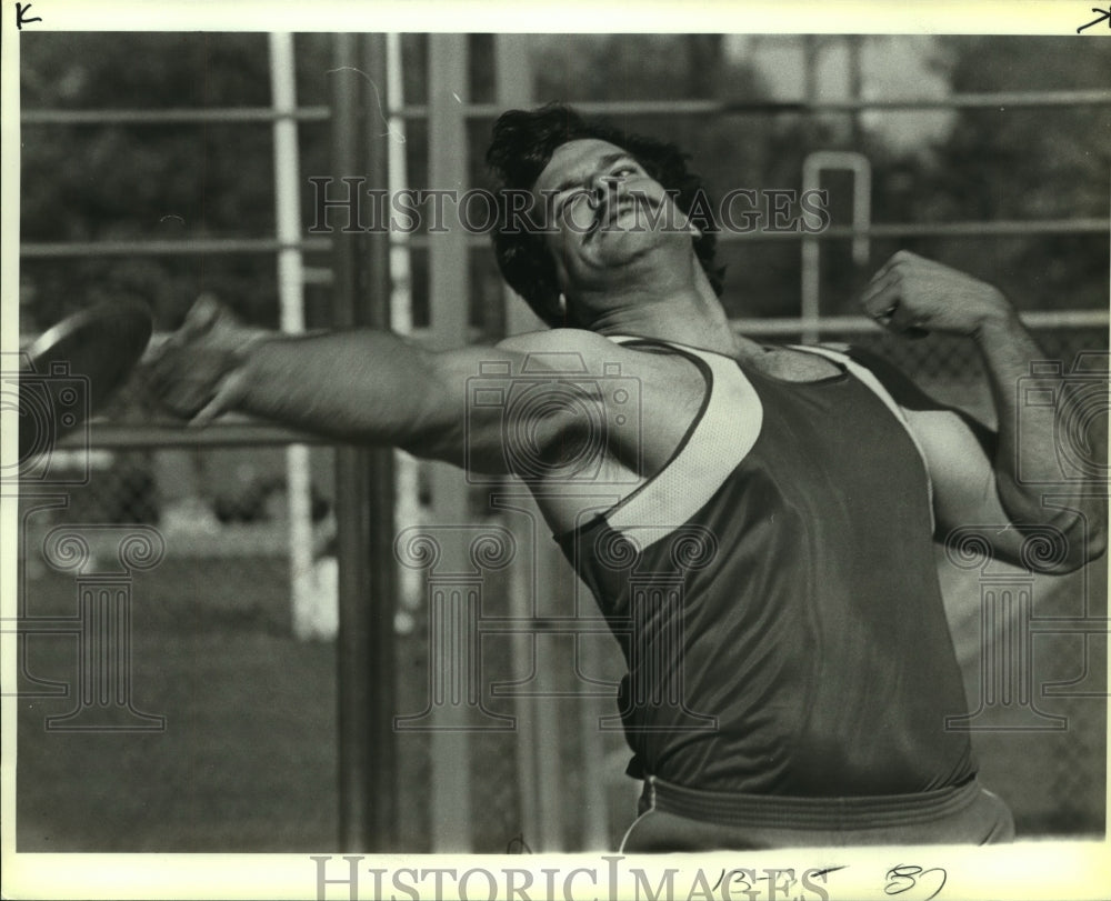 1984 Press Photo Martin Guerrero, Discus Thrower - sas12629- Historic Images