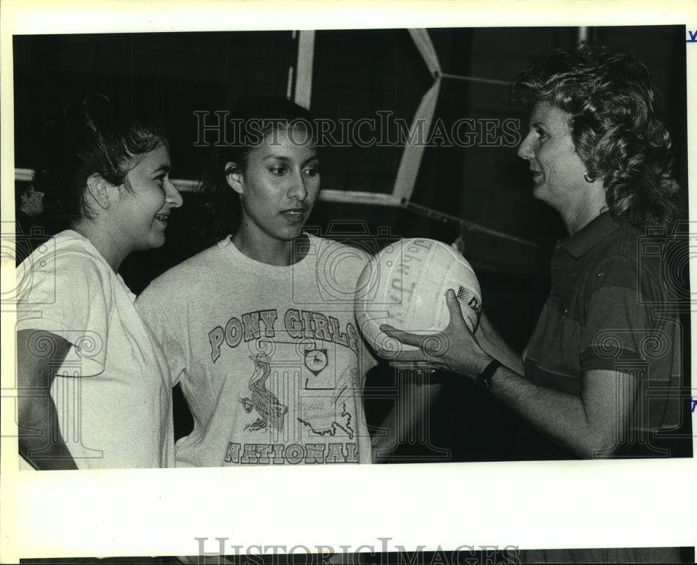 1991 Press Photo Ann Krueger, Jay High School Volleyball Coach and Players- Historic Images