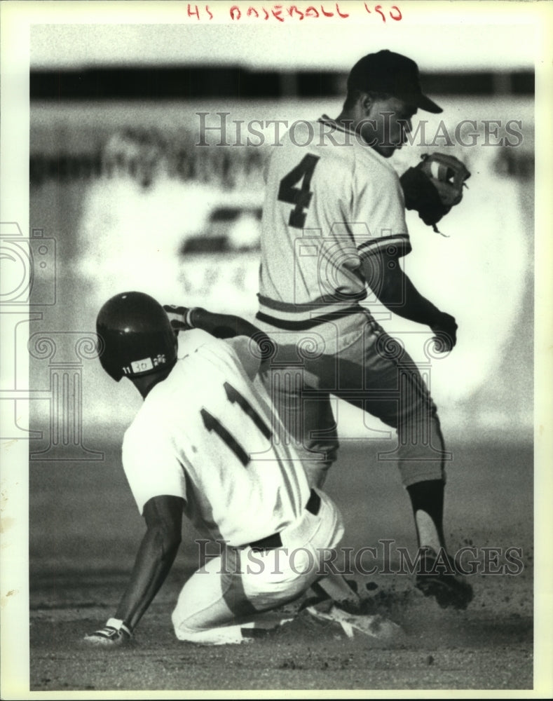 1990 Press Photo Shreveport and Missions High School Baseball Players at Game- Historic Images