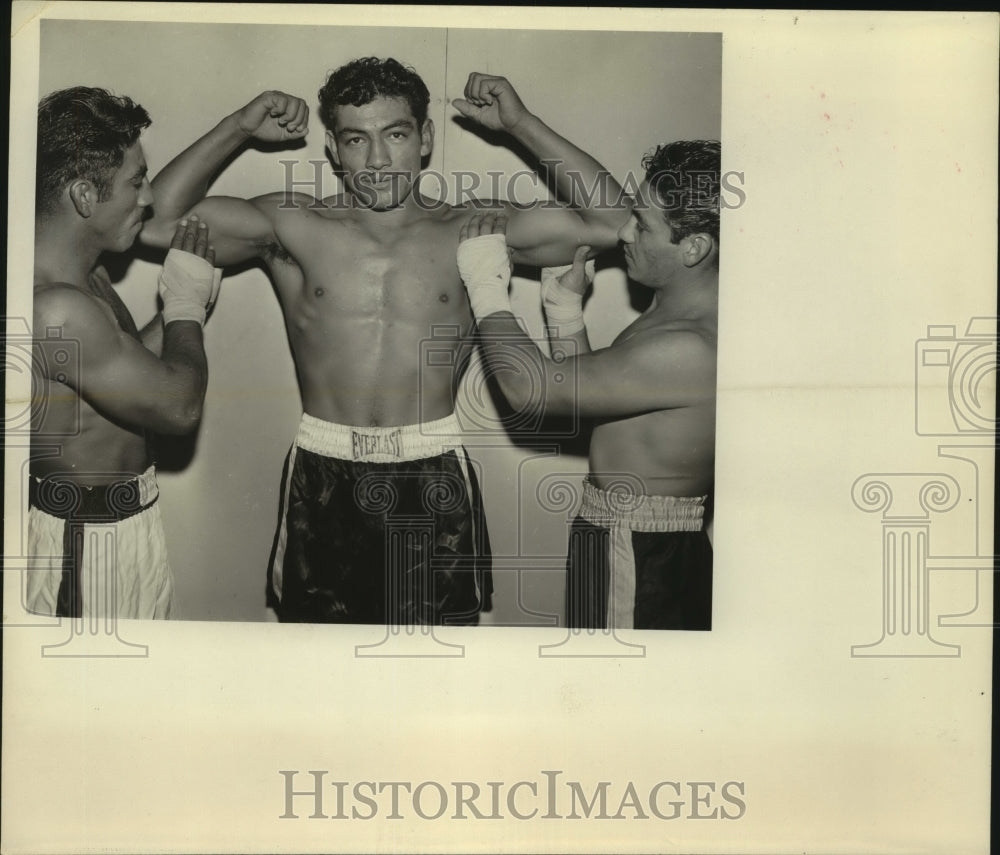 Press Photo Boxing Brothers Jesse and Santiago Gutierrez - sas12803- Historic Images