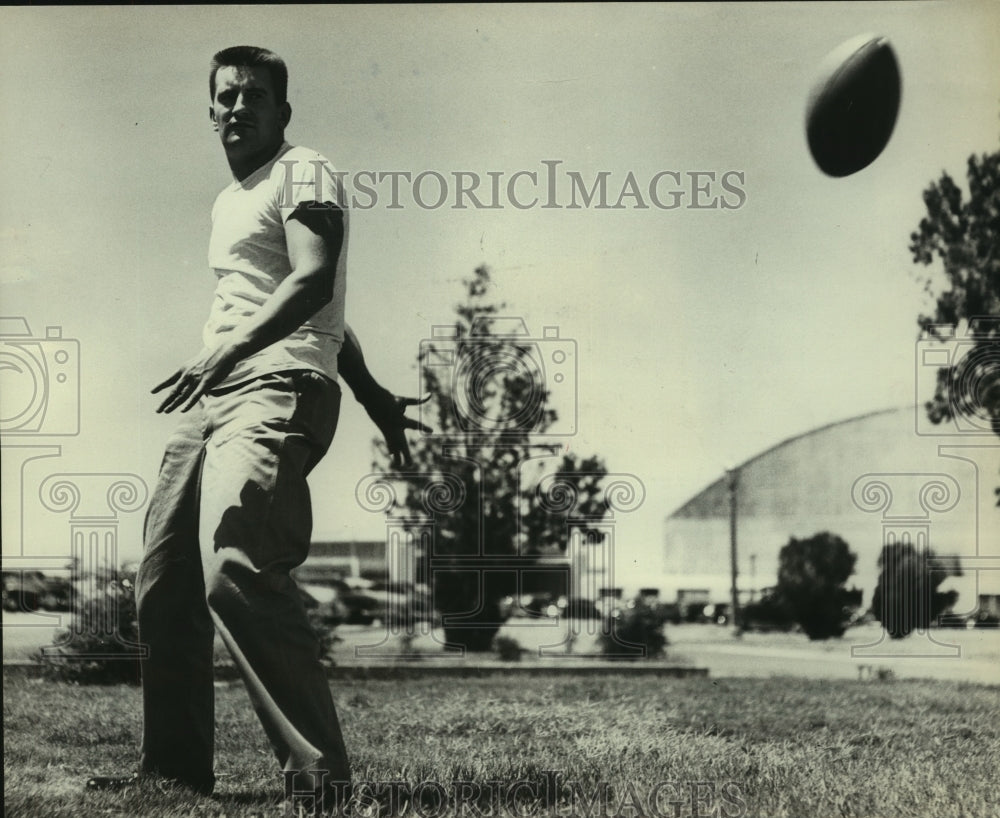 Press Photo Pat Robinson, Football Player - sas12819- Historic Images