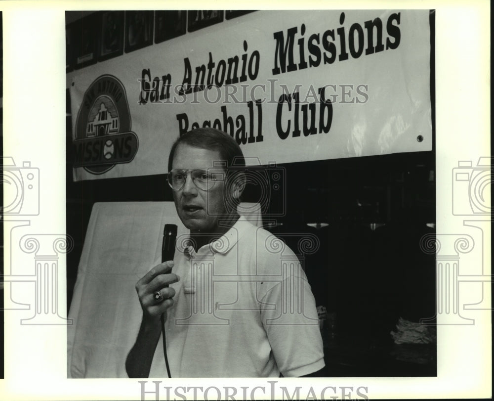 1990 Press Photo Burt Hooton, San Antonio Missions Baseball Club Pitching Coach- Historic Images