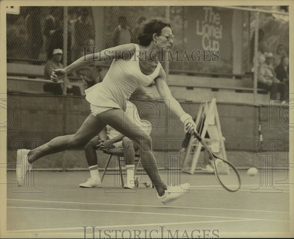 1977 Press Photo Dr. Renee Richards Playing Tennis - sas12883- Historic Images