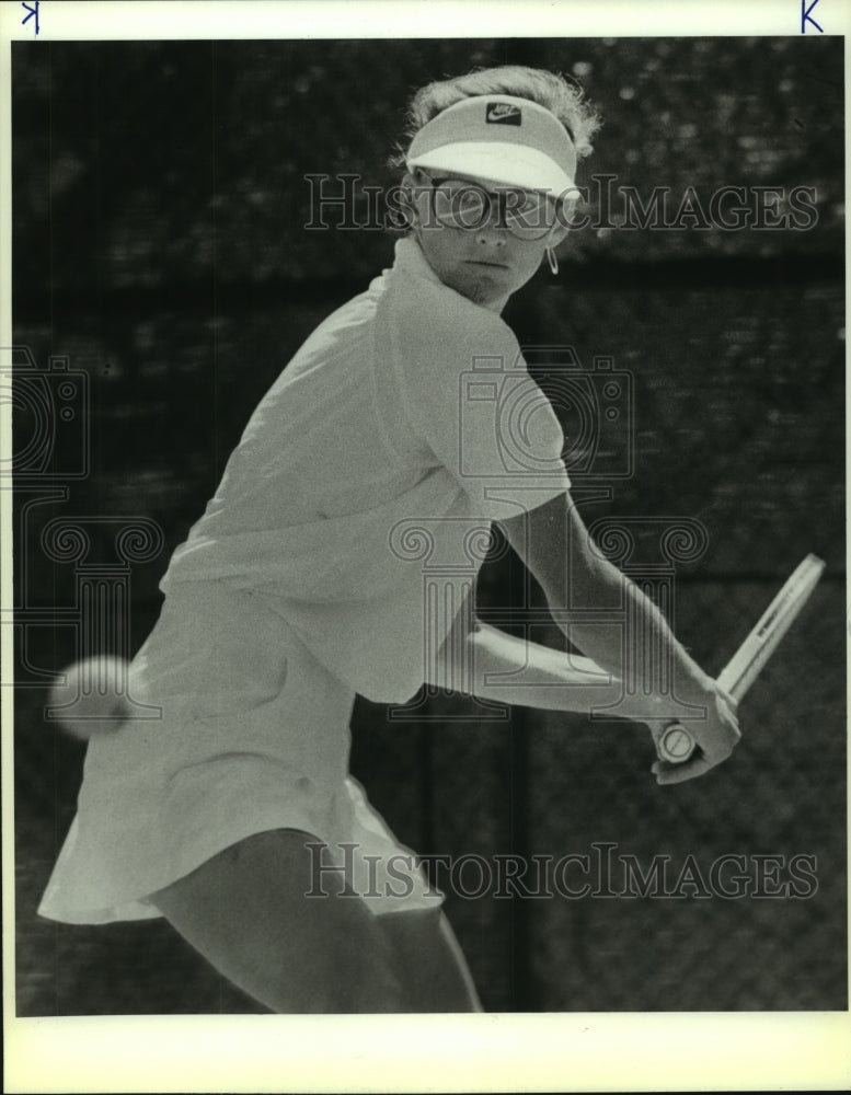 1989 Press Photo Trinity women&#39;s tennis player Jane Holdren in action- Historic Images