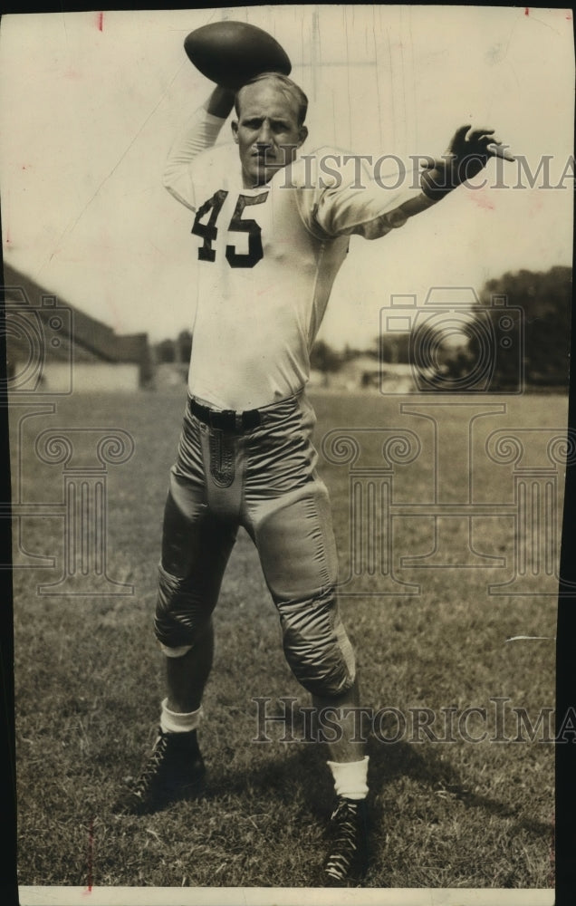 Press Photo A football player poses for a photo - sas12989- Historic Images