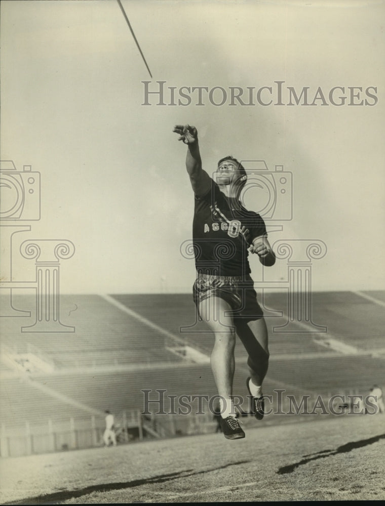 1952 Press Photo Oklahoma A&M javelin thrower Wayne Kroritil - sas12997- Historic Images