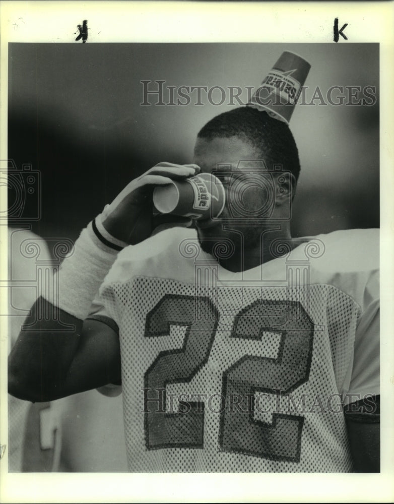 1988 Press Photo Kenny Johnson, Houston Oilers Football Player at Practice- Historic Images