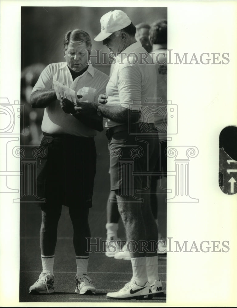 1992 Press Photo Jimmy Johnson, Cowboys Football Coach at Alamo Stadium Game- Historic Images