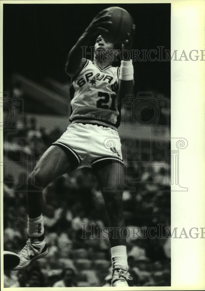 1987 Press Photo Alvin Robertson, San Antonio Spurs Basketball Player at Game- Historic Images