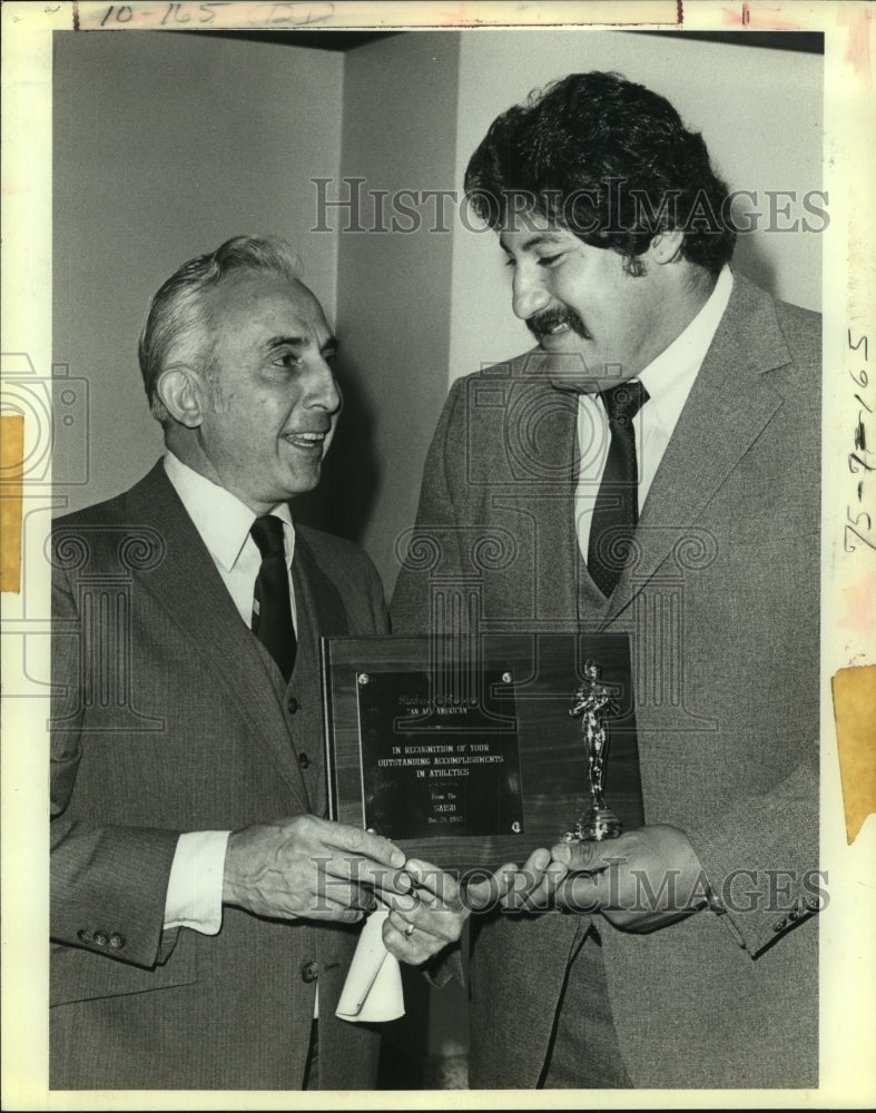 1982 Press Photo Football Player Gabriel Rivera at Jefferson High School Awards- Historic Images