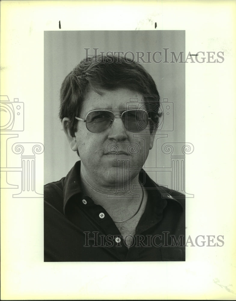 1986 Press Photo Mike Robbins, Clark Coach - sas13199- Historic Images