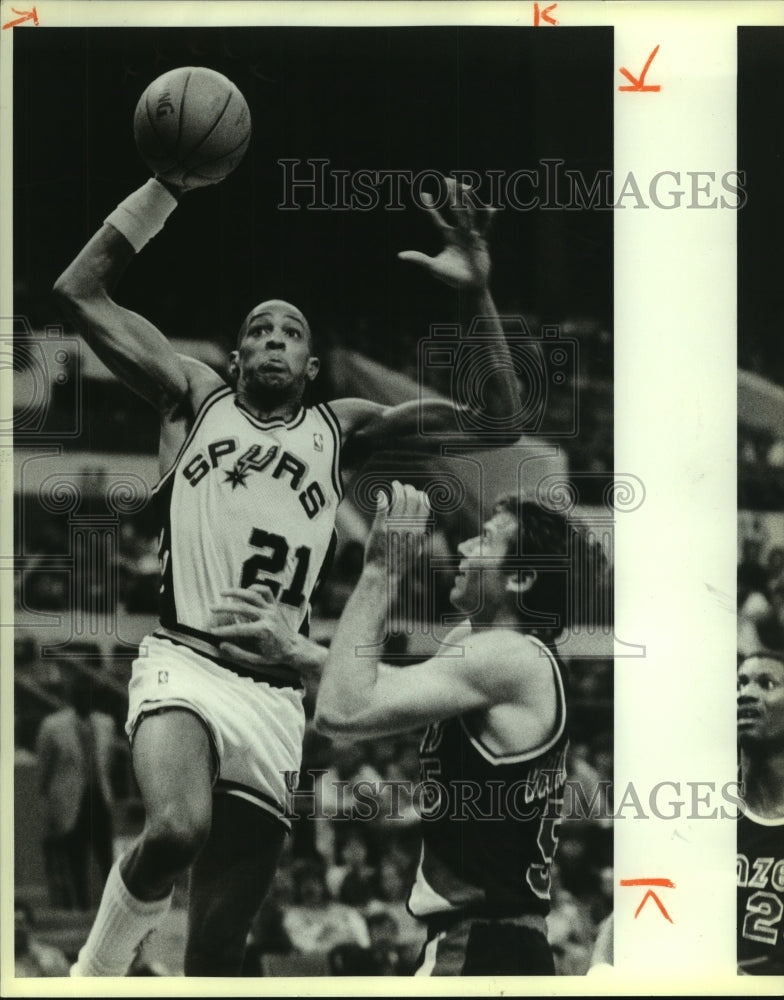 1986 Press Photo Portland and San Antonio play NBA basketball - sas13246- Historic Images