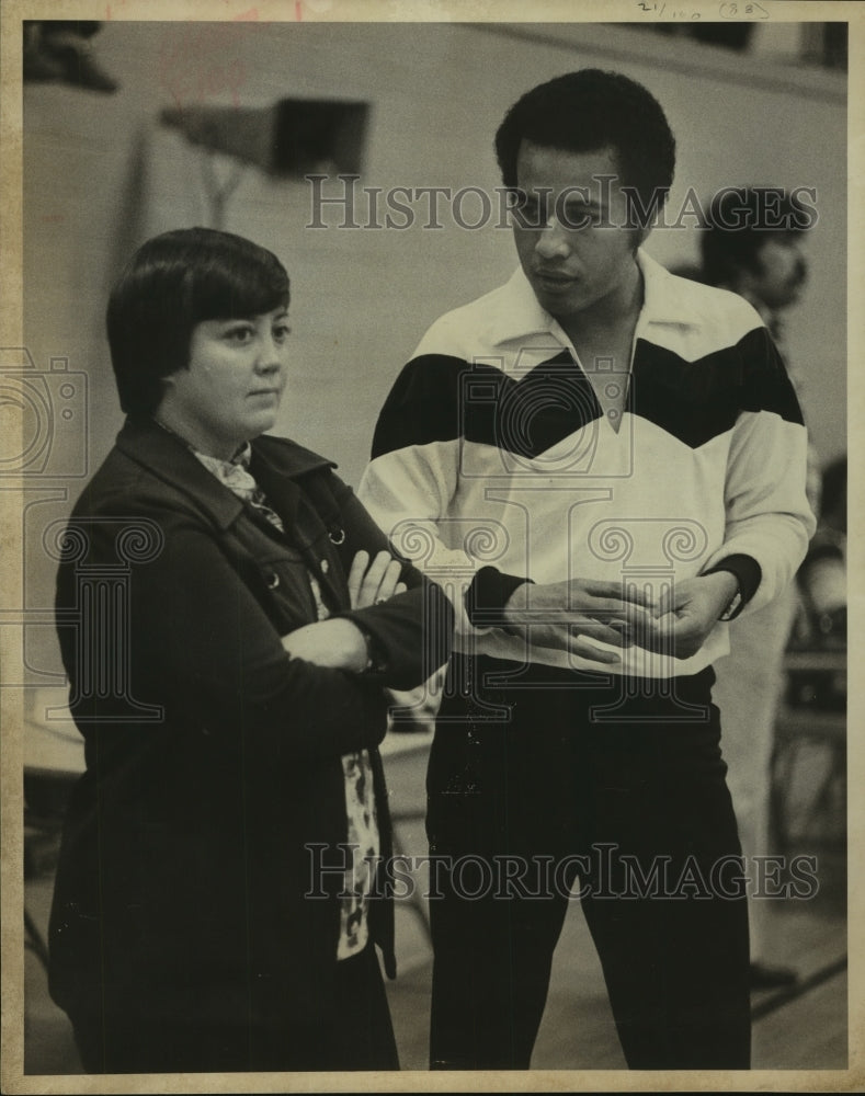 1982 Press Photo Deana Richardson, Jay Coach with Jose Snid, Edgewood Coach- Historic Images