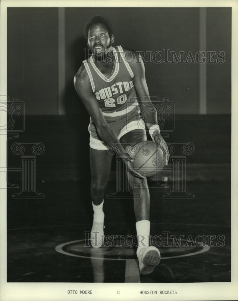Press Photo Otto Moore, Houston Rockets Basketball Player - sas13354- Historic Images