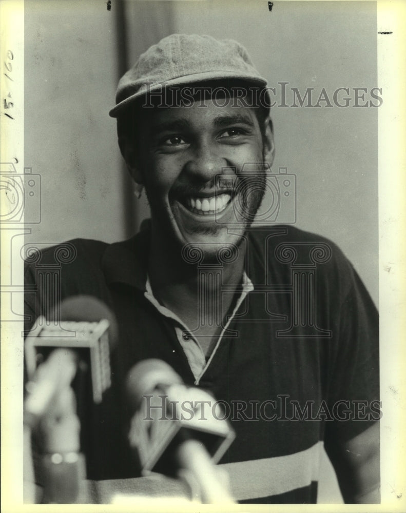 1986 Press Photo Johnny Moore, Basketball Player - sas13371- Historic Images