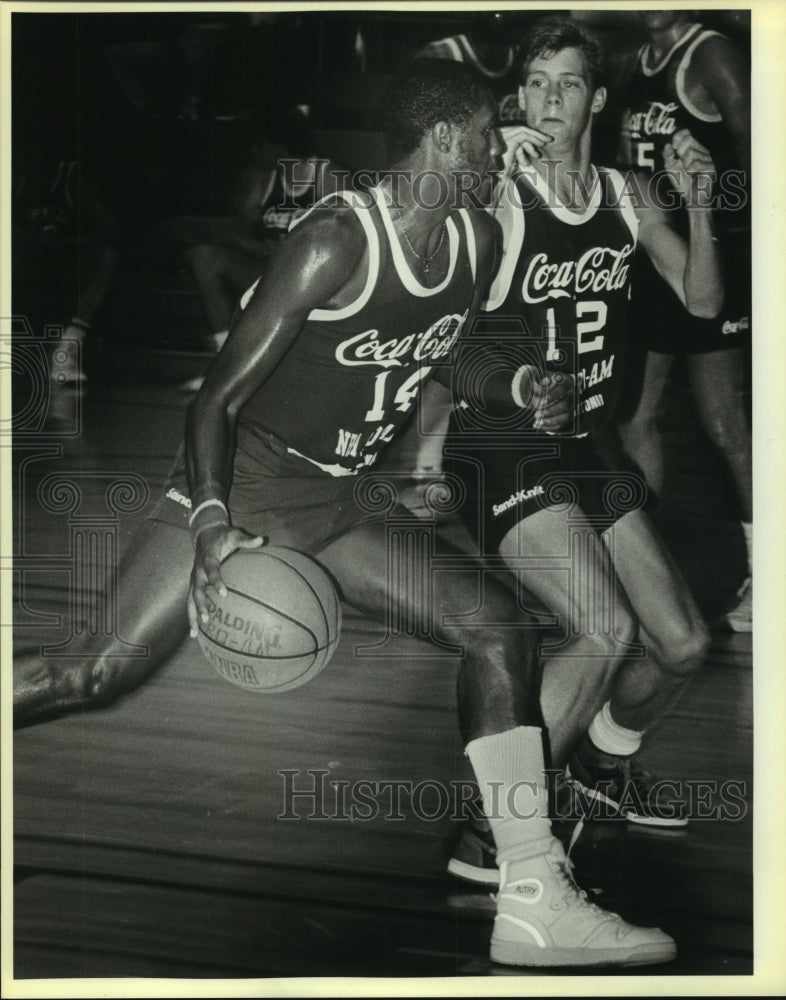 1986 Press Photo Johnny Moore, Basketball Player at Jewish Community Center Game- Historic Images