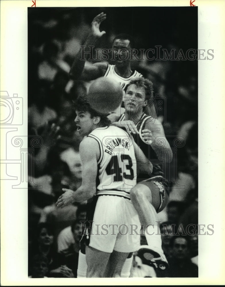 1990 Press Photo Frank Brickowski, San Antonio Spurs Basketball Player at Game- Historic Images