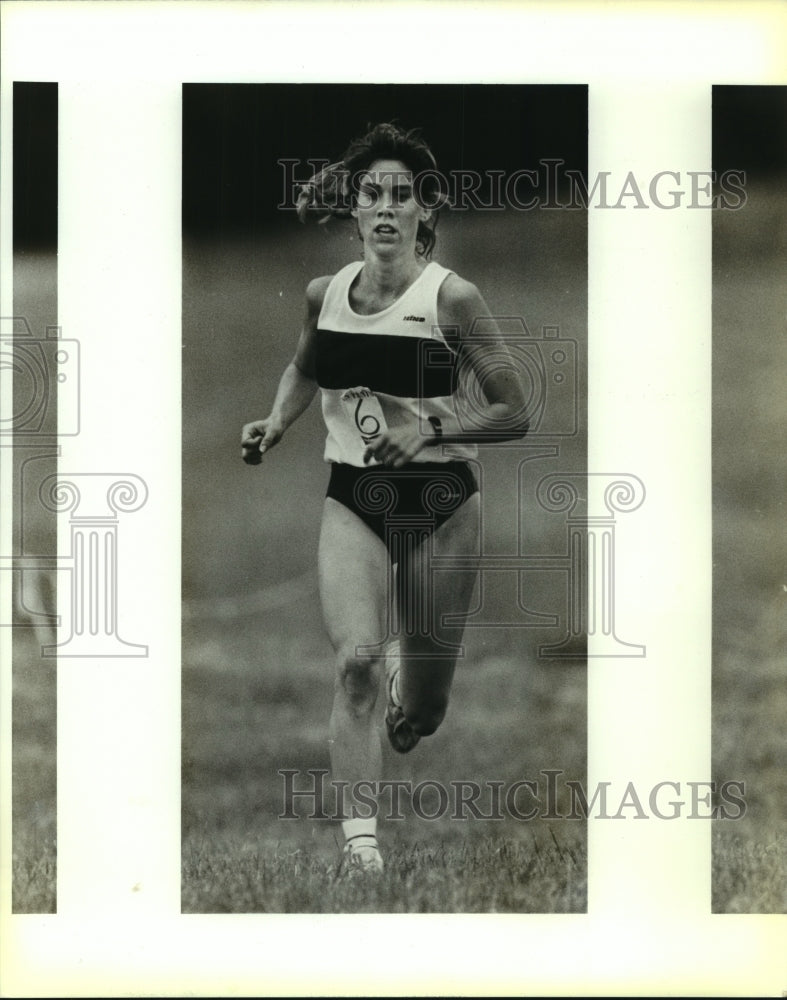 1991 Press Photo Vanessa Richey, Modern Pentathlon Runner at Fort Sam Houston- Historic Images