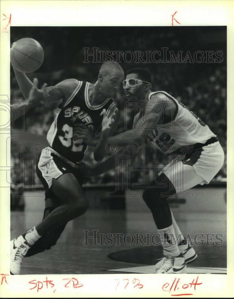 1990 Press Photo Sean Elliott, San Antonio Spurs Basketball Player at Game- Historic Images