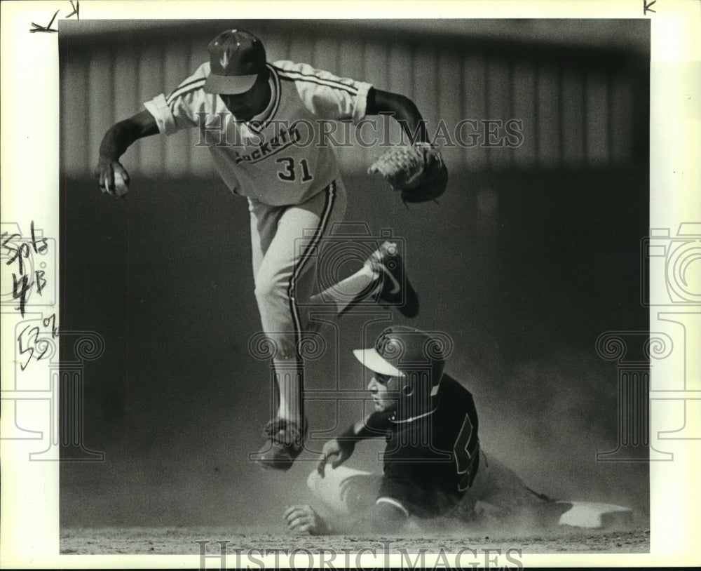 1989 Press Photo Mike Jinks, Judson High School Baseball Player at Madison Game- Historic Images