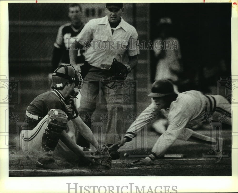 1989 Press Photo Uvalde and South San High School Baseball Players at Game- Historic Images