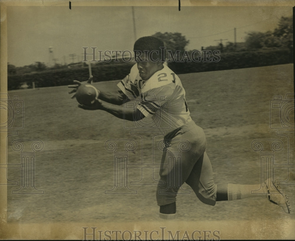 1978 Press Photo Adrian Edwards, Football Player - sas13580- Historic Images