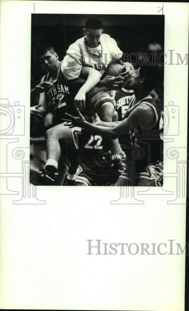 1993 Press Photo MacArthur and South San High School Basketball Players at Game- Historic Images