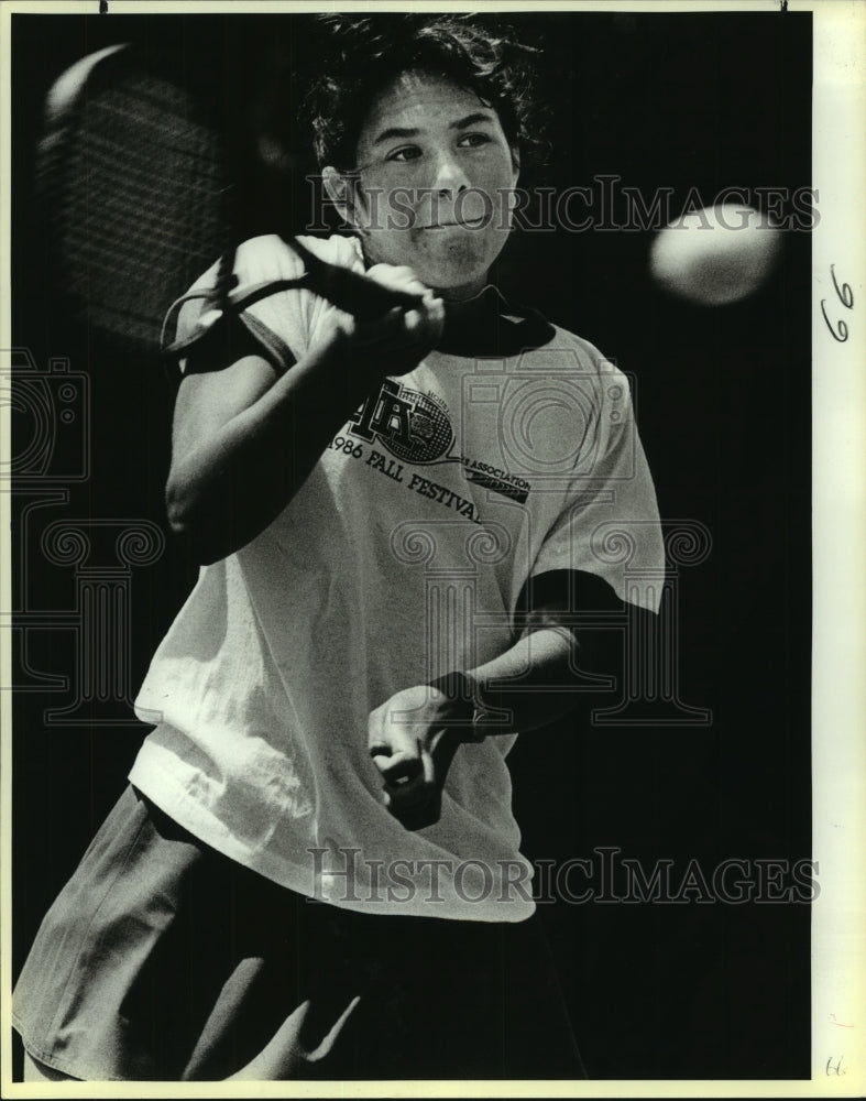 1987 Press Photo Cristi Ardd, High School Tennis Player at McFarlin Courts- Historic Images