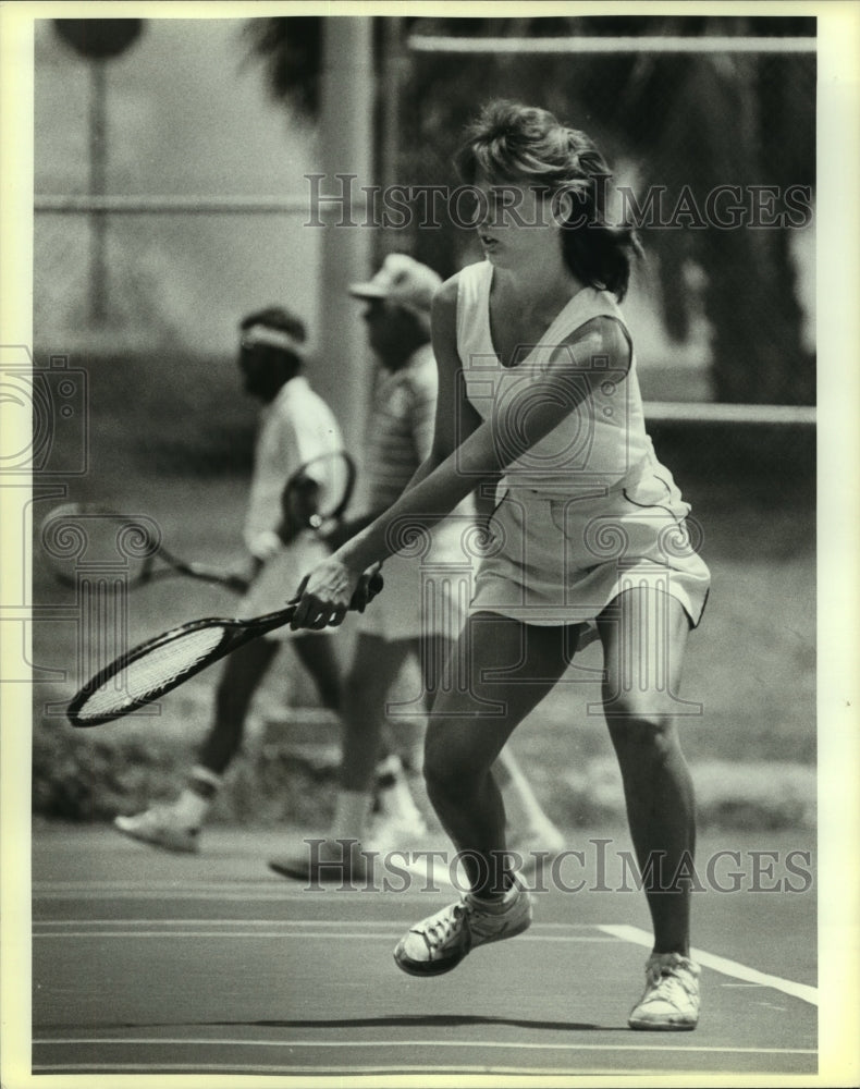 1985 Press Photo Nicki Jacobs, Marshall High School Tennis Player at Tournament- Historic Images