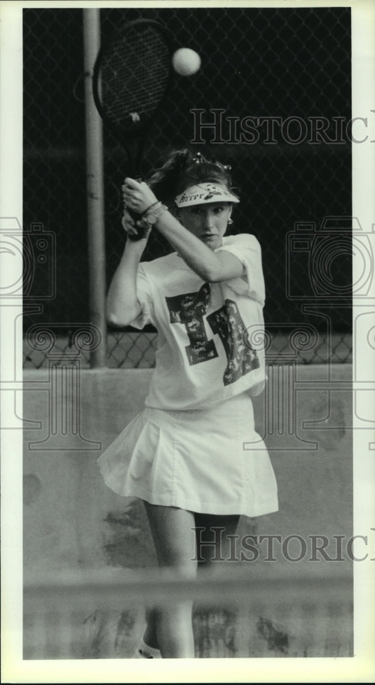 1989 Press Photo Aimee Keck, High School Tennis Player at Region Match- Historic Images