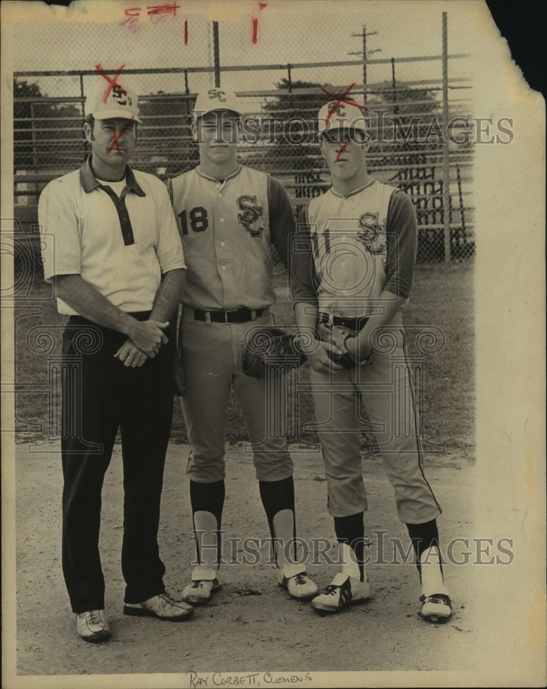 1977 Press Photo Ray Corbett, Clemens High School Baseball Player with Others- Historic Images