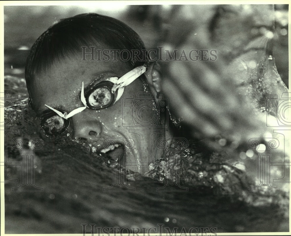 1994 Press Photo Charlton Bruton, Taft High School Swimmer at POol - sas13761- Historic Images