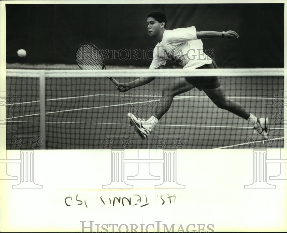 1990 Press Photo Madison High tennis player Jon Hernandez - sas13790- Historic Images