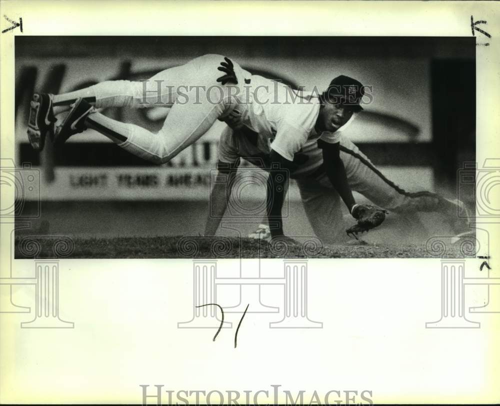 1988 Press Photo San Antonio and Midland play minor league baseball - sas13994- Historic Images
